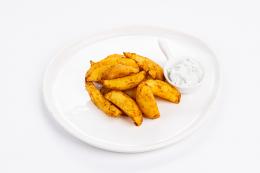 Картофель по-деревенски с соусом "Дзадзики"