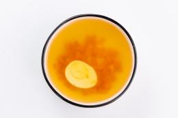 Куриный бульон с яйцом