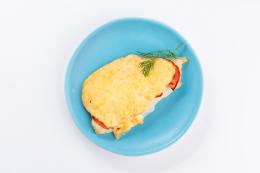 Рыба запеченная с сыром и томатом