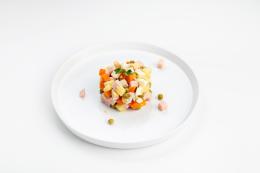 Оливье с колбасой